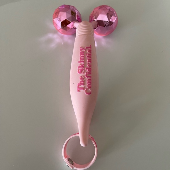 The Skinny Confidential Face Massager - Picture 3 of 3
